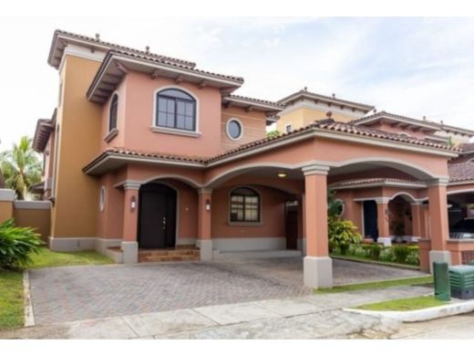 Ciudad Radial, Distrito de Panamáの高級住宅