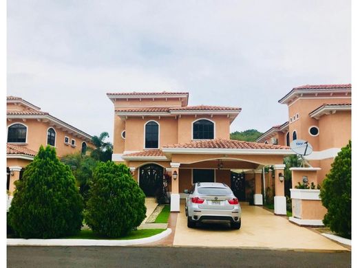 Luxury home in Albrook, Distrito de Panamá