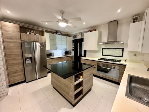 Luxury home in San Miguelito, Distrito San Miguelito