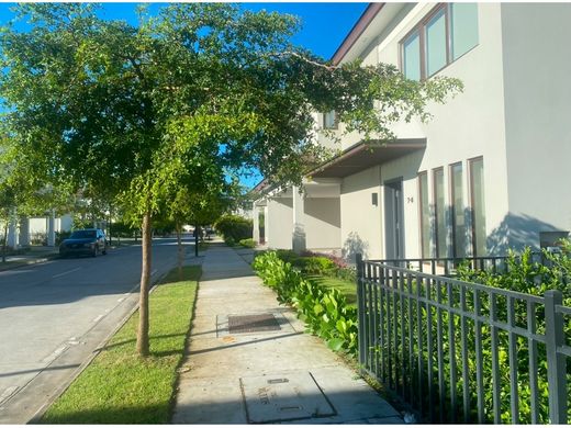 パナマシティ, Distrito de Panamáの高級住宅