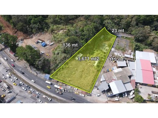 パナマシティ, Distrito de Panamáの土地