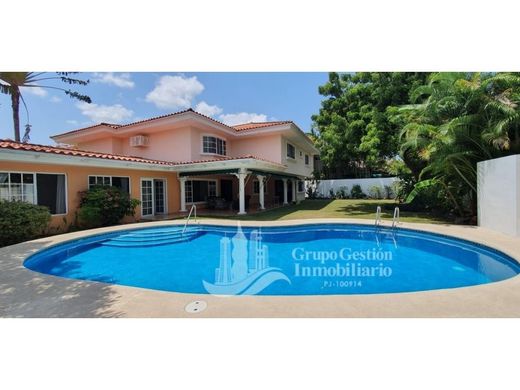 Casa de luxo - Juan Díaz, Distrito de Antón