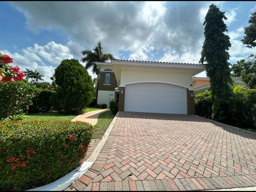 Luxe woning in Arraiján, Distrito Arraiján