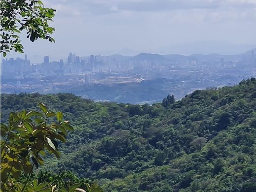 パナマシティ, Distrito de Panamáの土地
