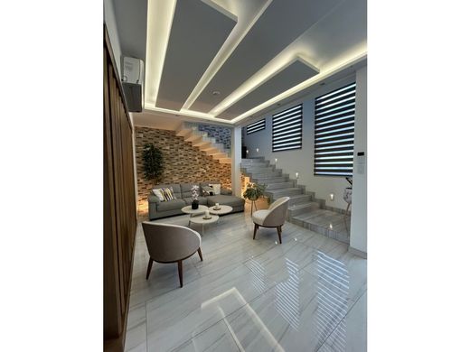 Luxus-Haus in San Miguelito, Distrito San Miguelito