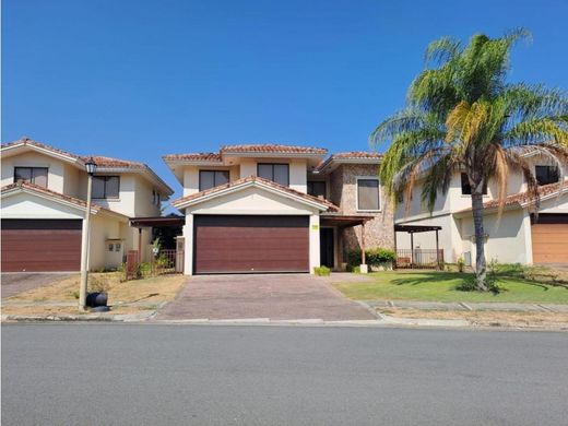 Luxury home in San Carlos, Distrito de San Carlos