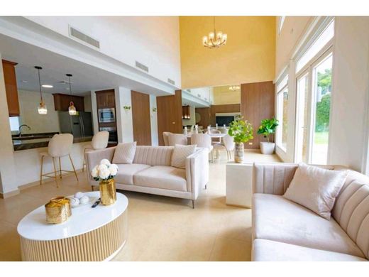 Casa de lujo en Arraiján, Distrito Arraiján