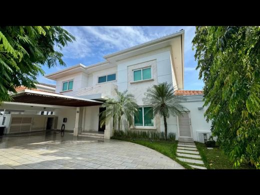 Casa di lusso a Juan Díaz, Distrito de Antón