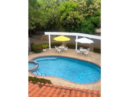 Santa Clara, Distrito de Antónの高級住宅