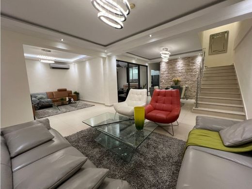 Luxury home in Arraiján, Distrito Arraiján