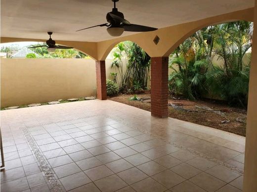 Ancón, Distrito de Panamáの高級住宅