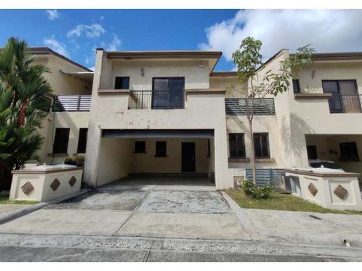 Luxury home in Ancón, Distrito de Panamá