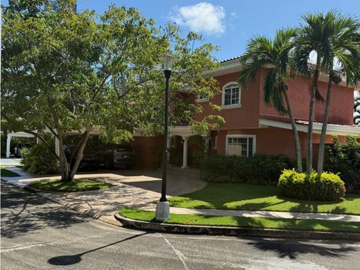 Πολυτελή κατοικία σε Juan Díaz, Distrito de Antón