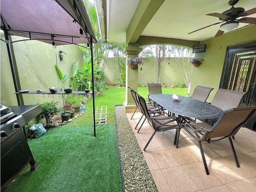 Luxury home in Panama City, Distrito de Panamá