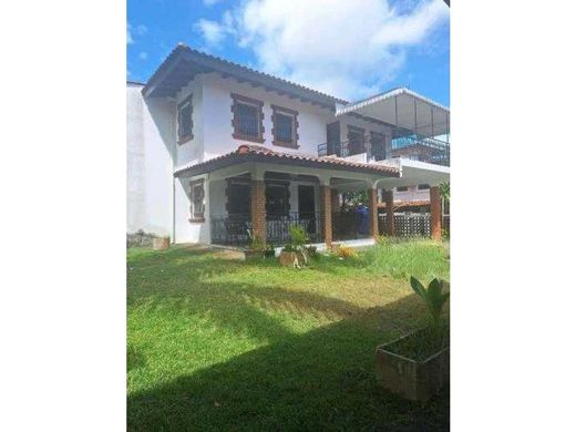 Casa de campo en El Dorado, Distrito de Panamá
