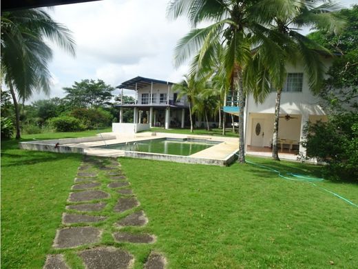 Gutshaus oder Landhaus in Nuevo Vigía, Distrito de Colón