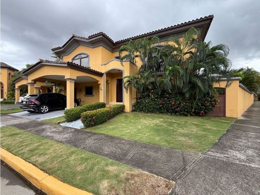 Casa de luxo - Juan Díaz, Distrito de Antón