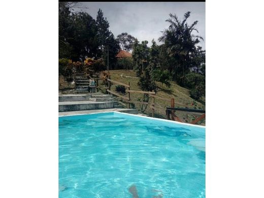 Ρουστίκ ή αγροικία σε Capira, Distrito de Capira