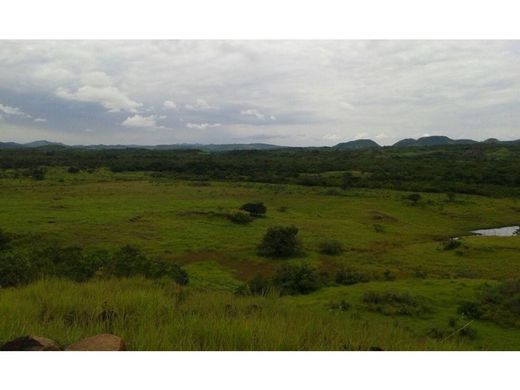 Ρουστίκ ή αγροικία σε Calobre, Distrito de Calobre