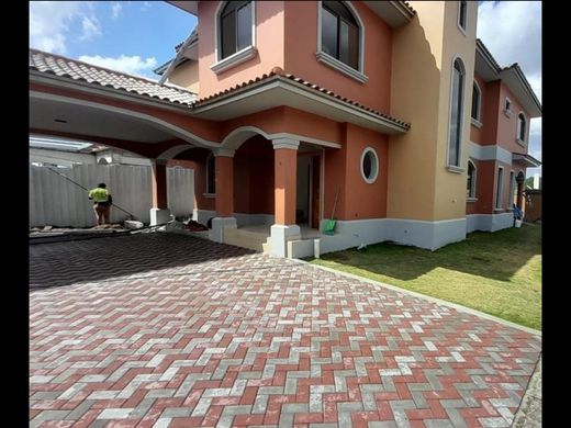 منزل ﻓﻲ بنما (مدينة), Distrito de Panamá