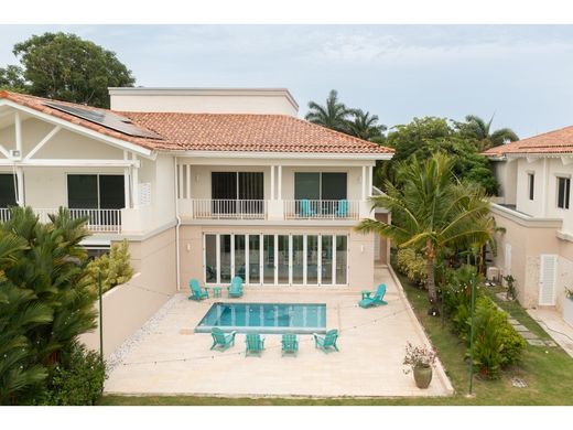 Luxury home in Farallón, Distrito de La Pintada