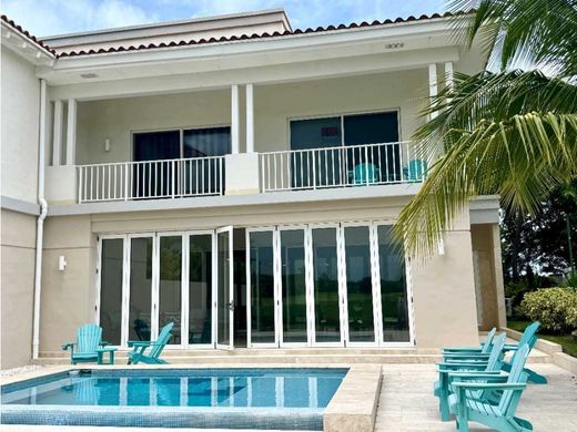 Luxus-Haus in Buenaventura, Distrito de Portobelo
