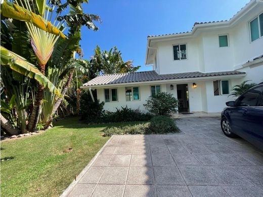 Luxury home in San Carlos, Distrito de San Carlos