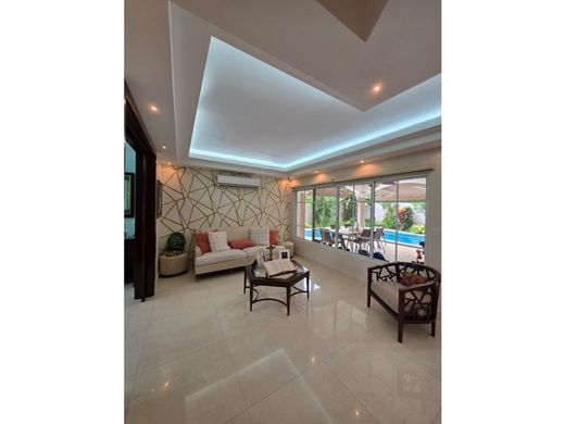 Πολυτελή κατοικία σε Juan Díaz, Distrito de Antón