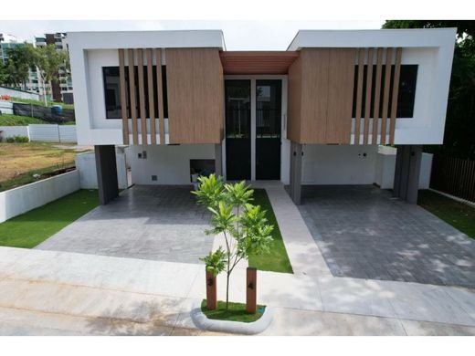 Luxury home in Albrook, Distrito de Panamá