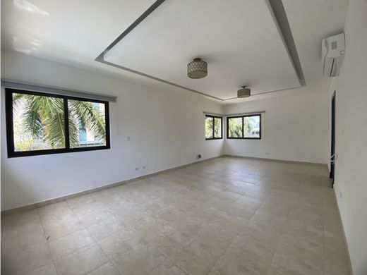 Luxus-Haus in Juan Díaz, Distrito de Antón