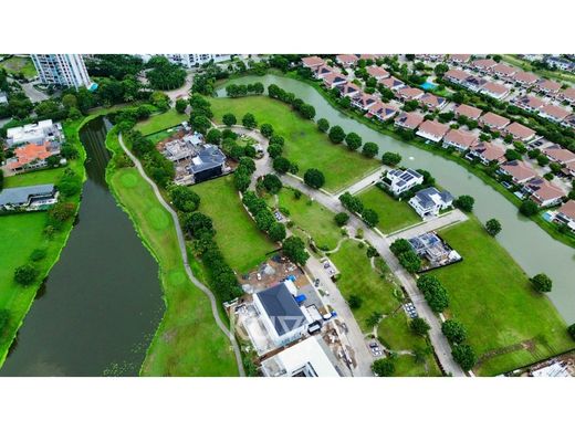 パナマシティ, Distrito de Panamáの土地