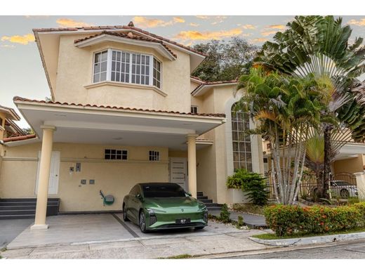 Luxury home in Albrook, Distrito de Panamá