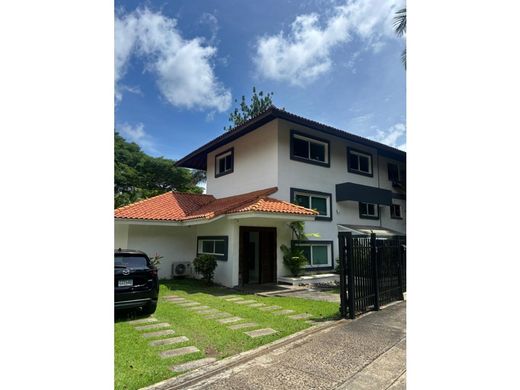 パナマシティ, Distrito de Panamáの高級住宅