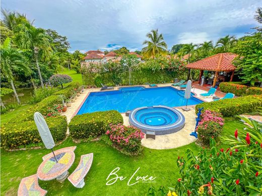 Luxury home in Farallón, Distrito de La Pintada