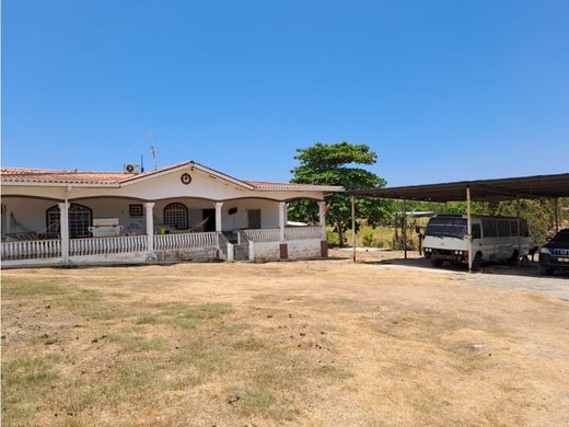 Casa de campo - San Carlos, Distrito de San Carlos