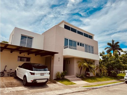 Luxus-Haus in Juan Díaz, Distrito de Antón