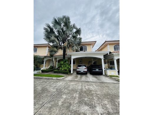 Casa di lusso a Juan Díaz, Distrito de Antón