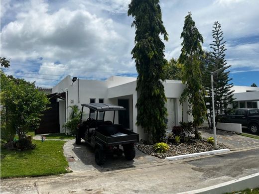 Luxury home in Antón, Distrito de Antón