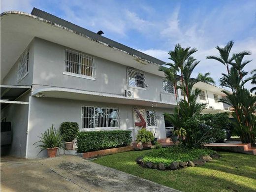 パナマシティ, Distrito de Panamáの高級住宅