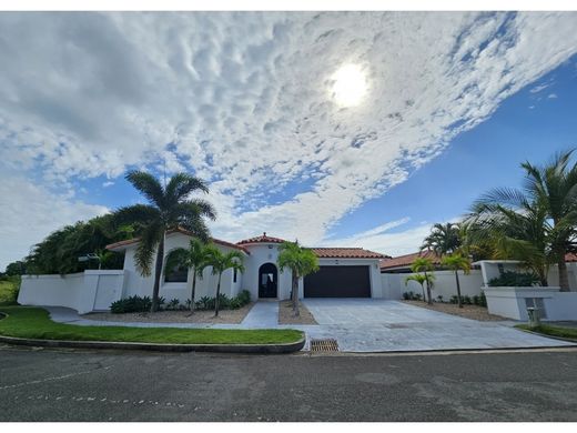 Luxury home in San Carlos, Distrito de San Carlos
