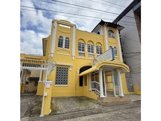 콘도미니엄 / Bella Vista, Distrito de Donoso