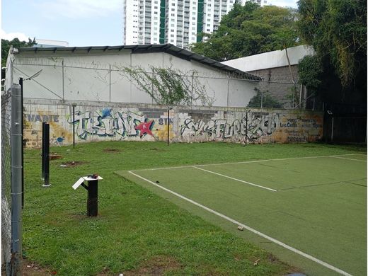 Grond in Carrasquilla, Distrito de Panamá