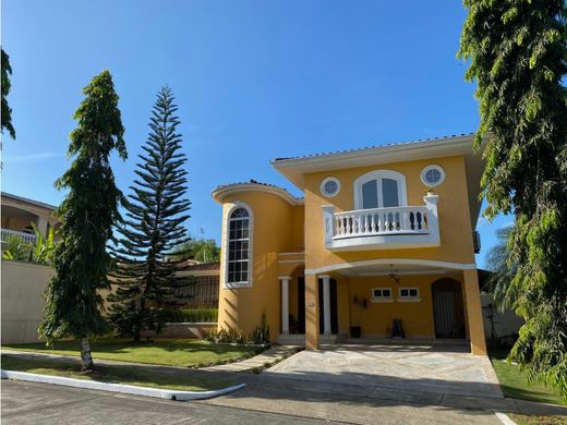 Двухуровневые апартаменты, Betania, Distrito de Panamá