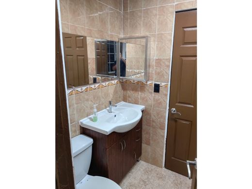 Residential complexes in Panama City, Distrito de Panamá