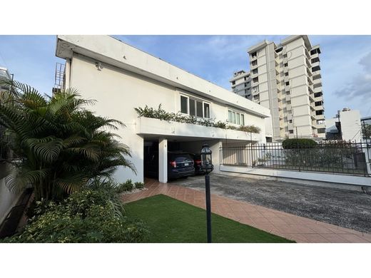 Bella Vista, Distrito de Donosoの高級住宅