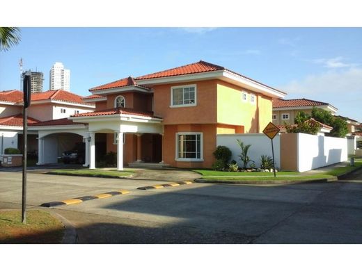 منزل ﻓﻲ Panamá, Distrito de Panamá