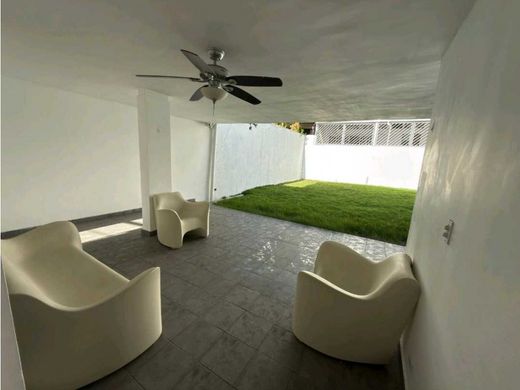 ‏בתי יוקרה ב  Bella Vista, Distrito de Donoso