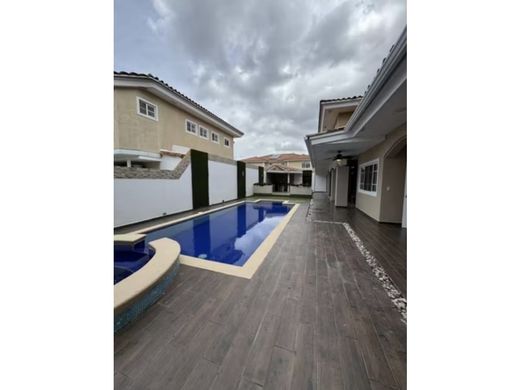 Luxury home in Juan Díaz, Distrito de Antón