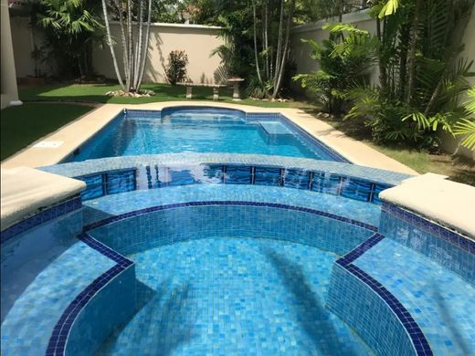 호화 저택 / Juan Díaz, Distrito de Antón