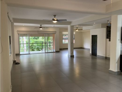 パナマシティ, Distrito de Panamáの高級住宅